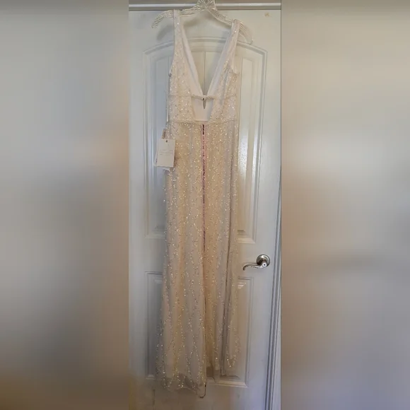 Mac Duggal White Sparkling Gown NWT - Picture 6 of 7